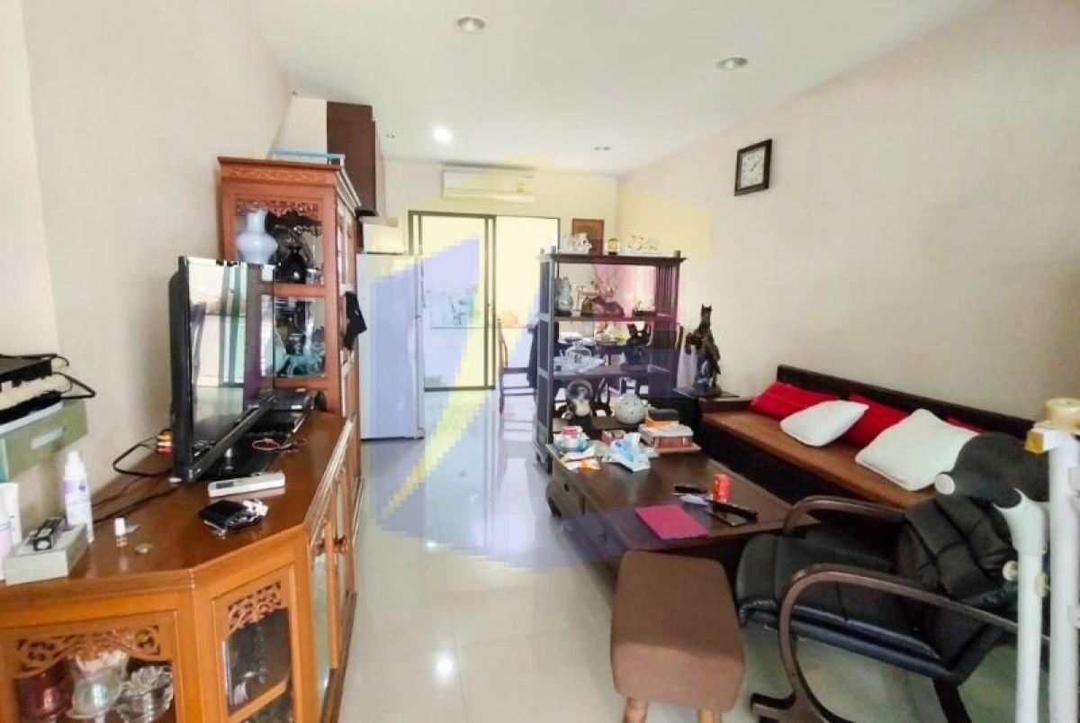 บ้านกลางเมือง กัลปพฤกษ์  169 ซอย 9 หน้ากว้าง 4.5 เมตร ใกล้ BTS วุฒากาศ 3 ชั้น 